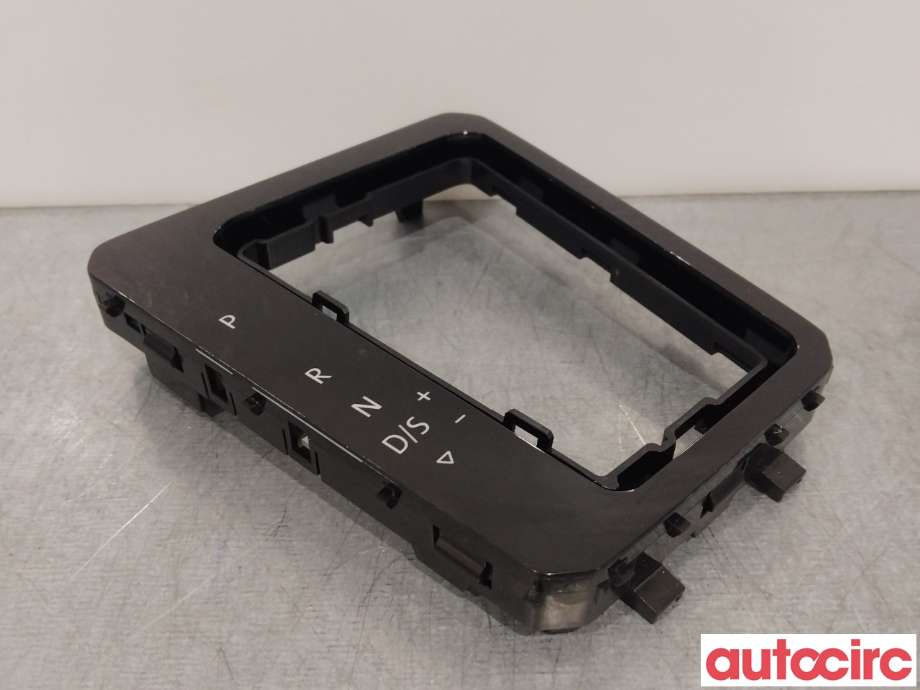 Diverse deler til VW Passat 2015-2019 (Fase 1) (B8) (B8) (VOLKSWAGEN|3G1713203C)