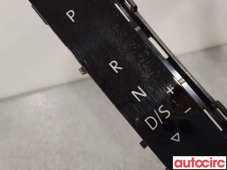Diverse deler til VW Passat 2015-2019 (Fase 1) (B8) (B8) (VOLKSWAGEN|3G1713203C)