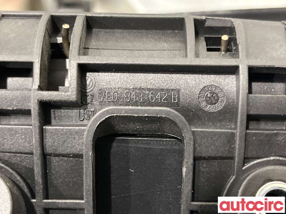 Dørhåndtak inv høyre til VW Caddy 2015-2020 (Type III, Fase 3)  (VOLKSWAGEN|7E0843642B||2K0843188C)