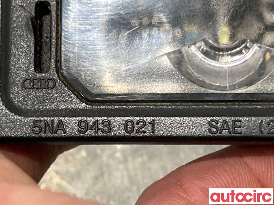 Skiltlys til VW Caddy 2015-2020 (Type III, Fase 3)  (VOLKSWAGEN|5NA943021|)