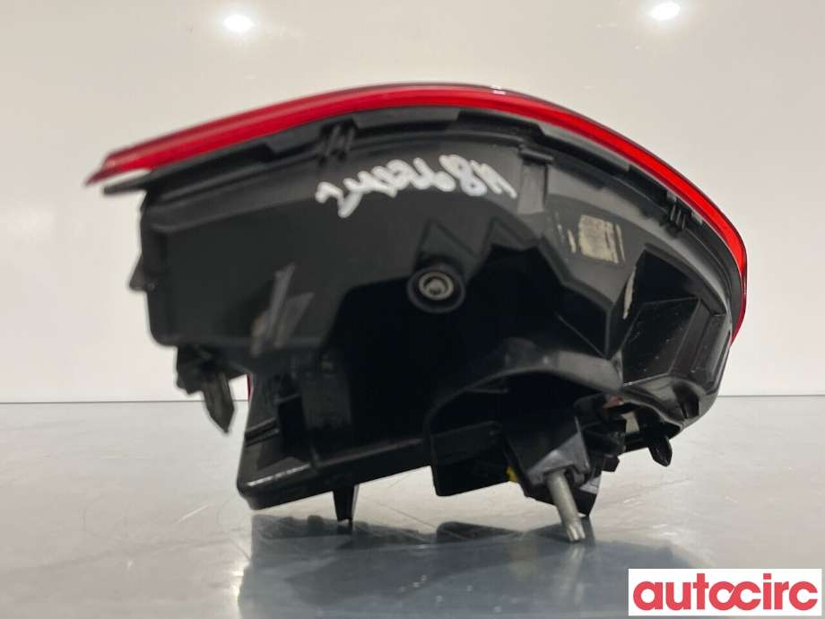Baklykt høyre indre til Peugeot 2008 2013-2019 (Type I)  (PEUGEOT|9814757280)