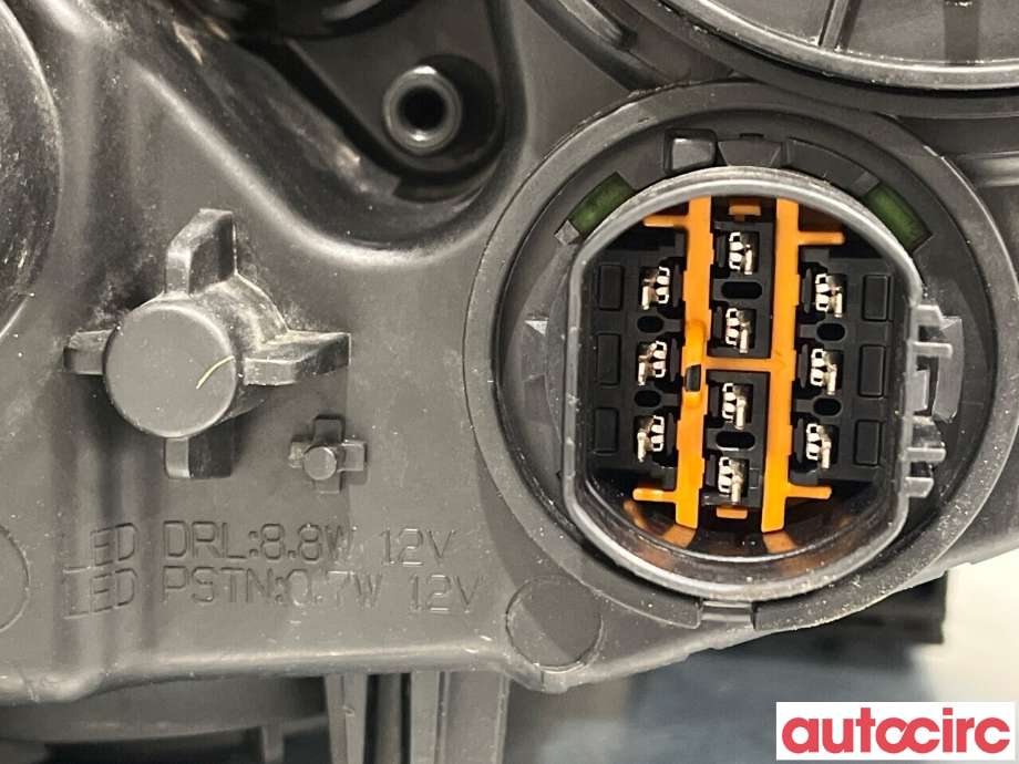 Frontlykt venstre halogen til Kia Soul 2014-2019 (Type II) (KIA|92101E40101D)
