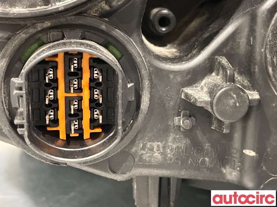 Frontlykt høyre halogen til Kia Soul 2014-2019 (Type II)  (KIA|92102E40101D)