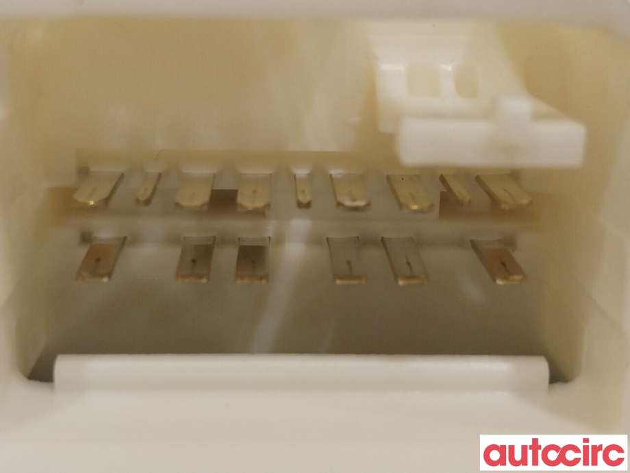Bryter ruteheis til Toyota Yaris 2014-2020 (Type III, Fase 2)  (TOYOTA|8482002320|)