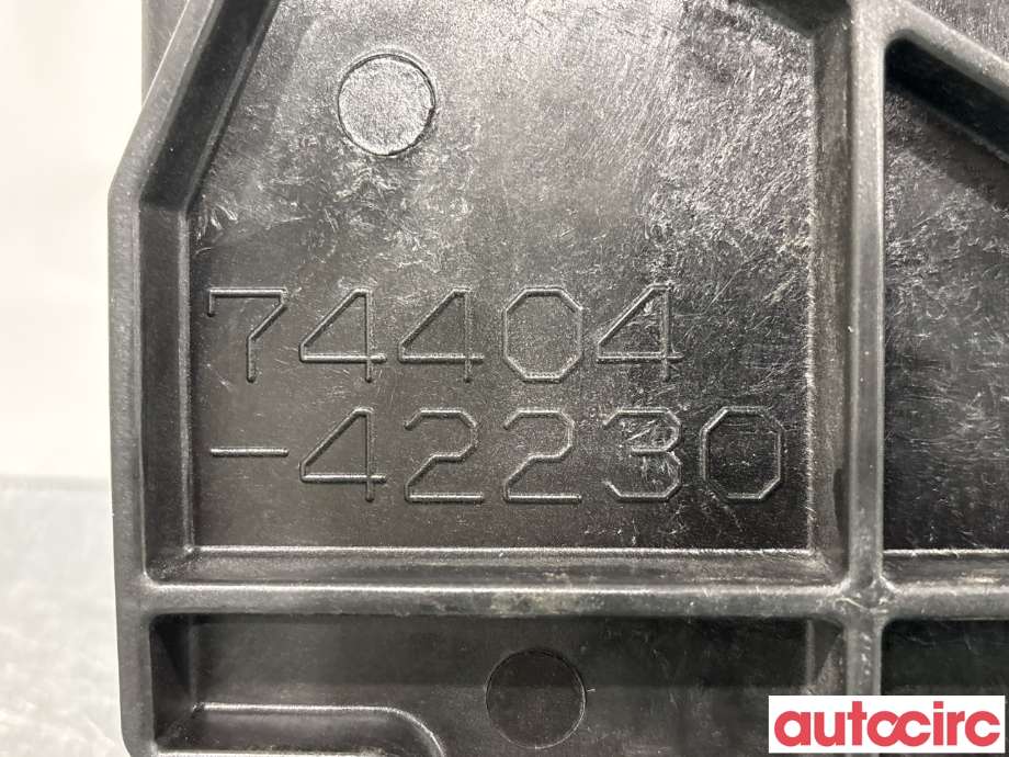Batterikasse/feste til Toyota bZ4X 2022-->> (TOYOTA|7440442230|74404-42230)