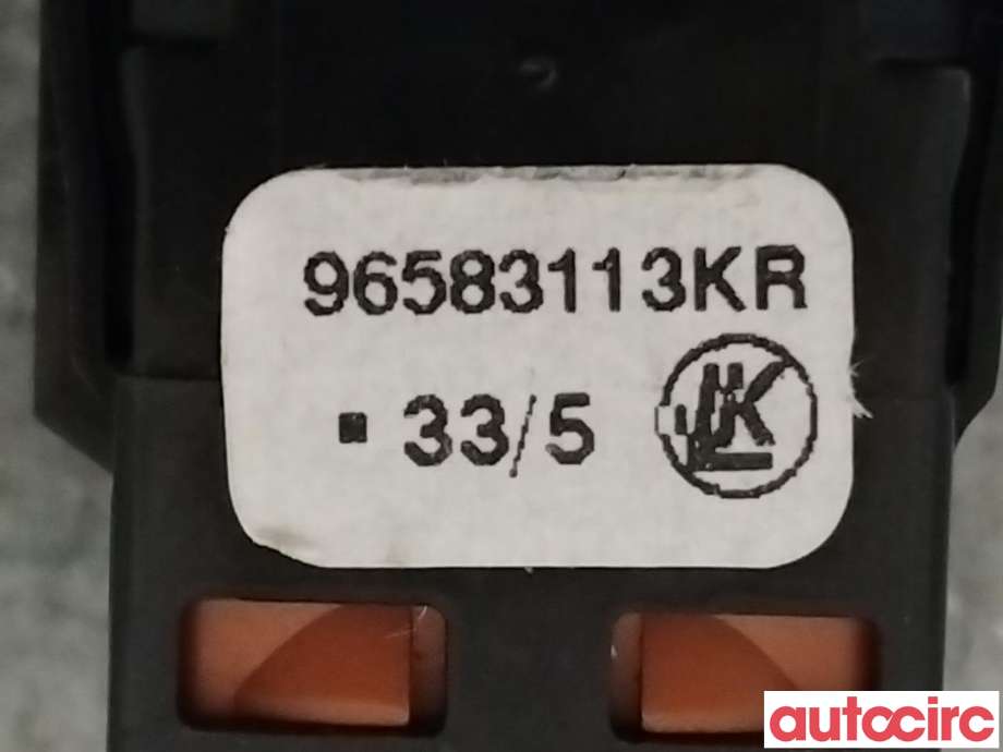 Bryter nødblink til Citroën Berlingo 2015-2019 (Type II, Fase 2)  (CITROEN|6990L2|96583113KR)