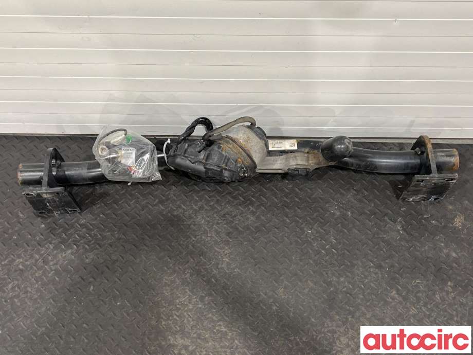 Hengerfeste til Volvo V90 / V90 CC / S90 2016-->>  (VOLVO|32296483|31470335)