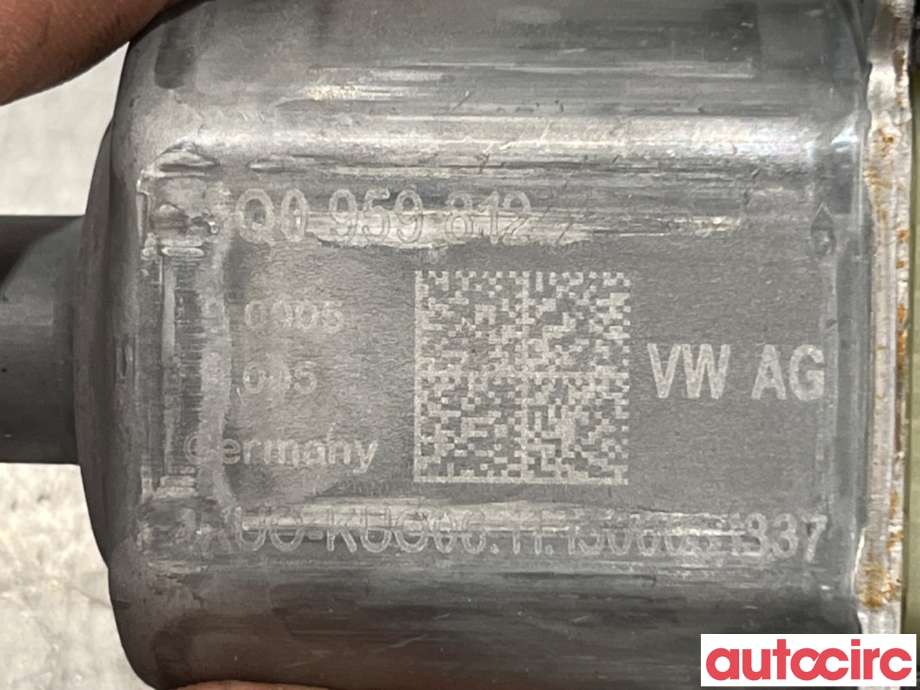 Ruteheis høyre bak til VW Golf VII 2012-2017 (Fase 1)  (VOLKSWAGEN|5Q0959408|0130822694|5Q0959812)