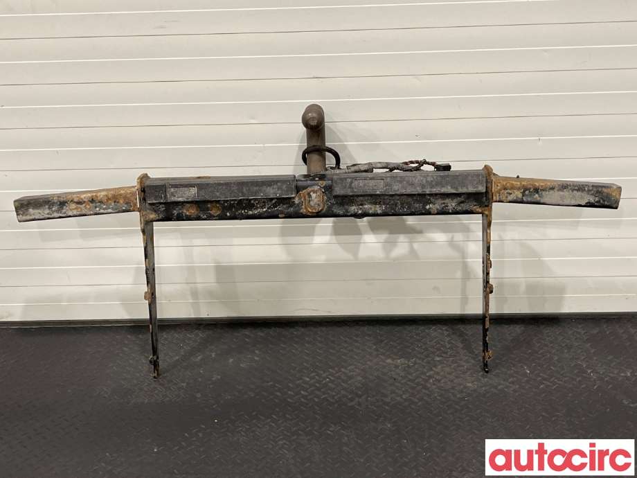 Hengerfeste til VW Transporter / Caravelle 2015-2019 (T6) (T6) (VOLKSWAGEN|7H0092101B|321646|7H0803881F)