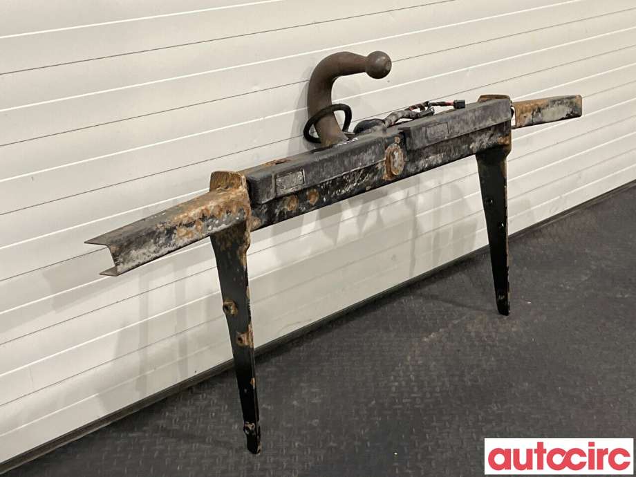 Hengerfeste til VW Transporter / Caravelle 2015-2019 (T6) (T6) (VOLKSWAGEN|7H0092101B|321646|7H0803881F)
