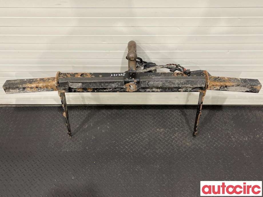 Hengerfeste til VW Transporter / Caravelle 2015-2019 (T6) (T6) (VOLKSWAGEN|7H0092101B|321646|7H0803881F)