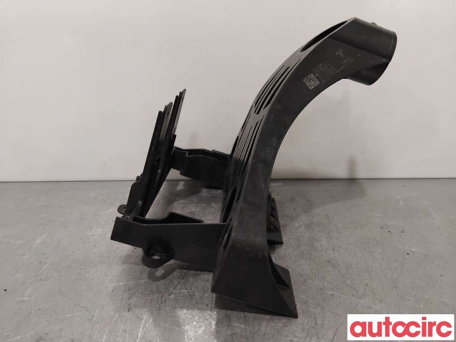 Diverse deler til Tesla Model Y 2021-2024 (Type I) (TESLA|1673627-01-D|)