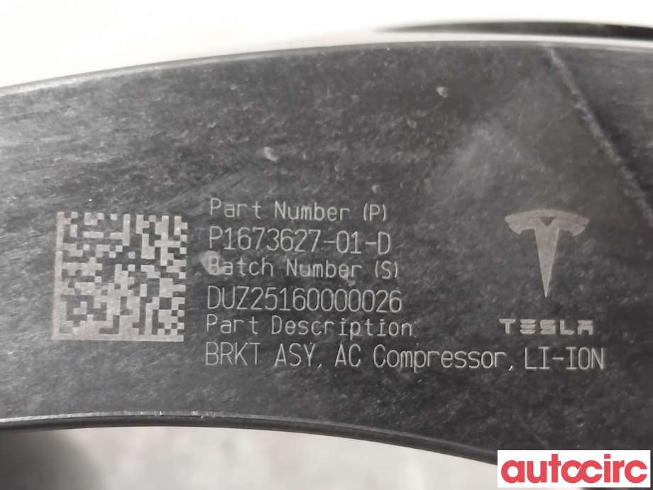 Diverse deler til Tesla Model Y 2021-2024 (Type I) (TESLA|1673627-01-D|)