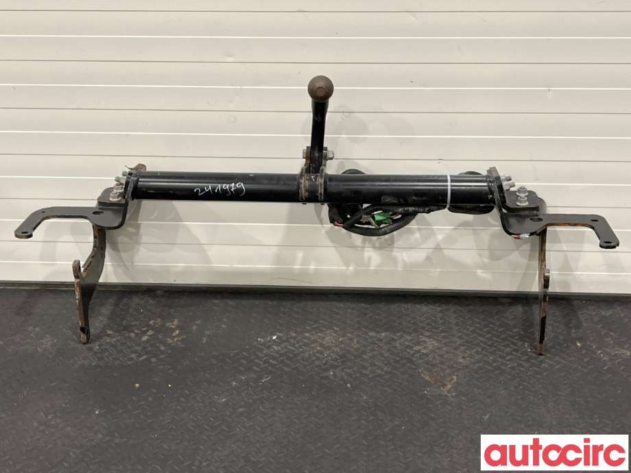 Hengerfeste til Peugeot Expert 2016-->> (Type III) (PEUGEOT|NO NR|5889|1637819780)