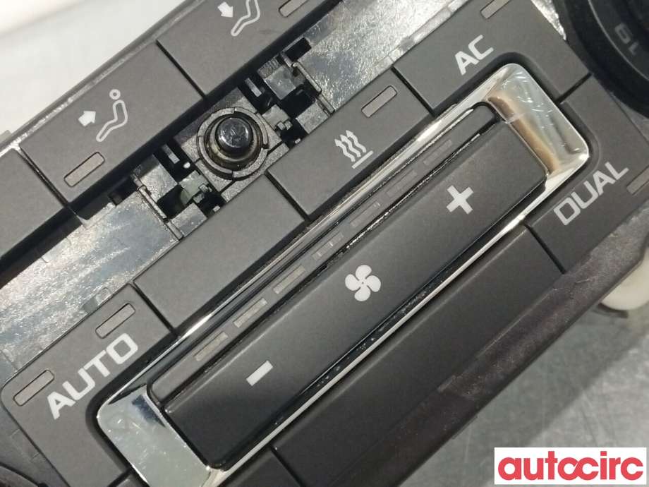 Varmeapparat betjening til Škoda Octavia 2009-2013 (Type II, Fase 2)  (SKODA|3T0907044BN)