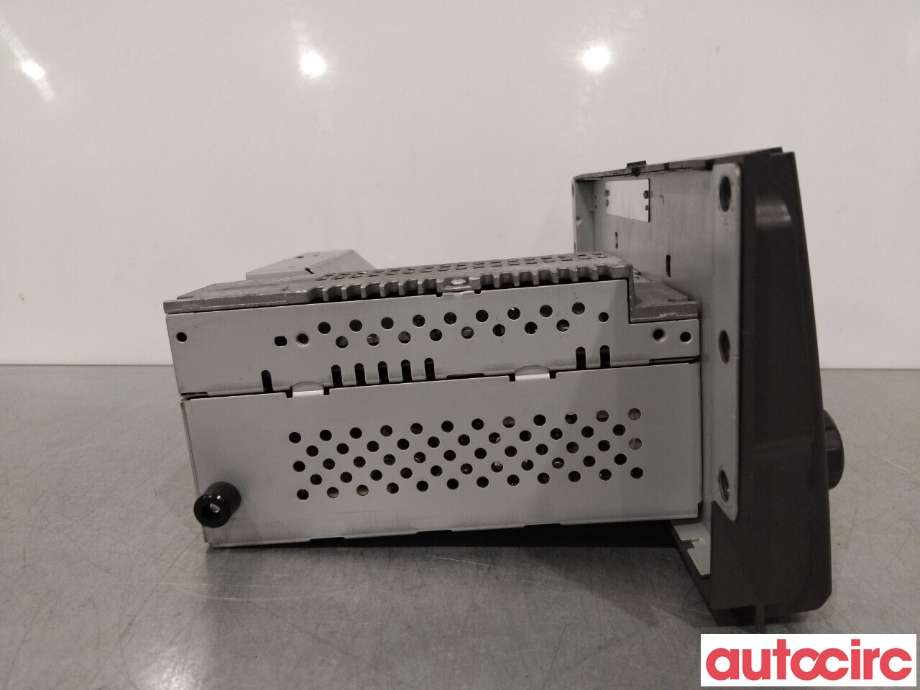 Bilstereo til Land Rover Discovery 2005-2009 (Type III) (LAND-ROVER|VUX500340|AL053279252)
