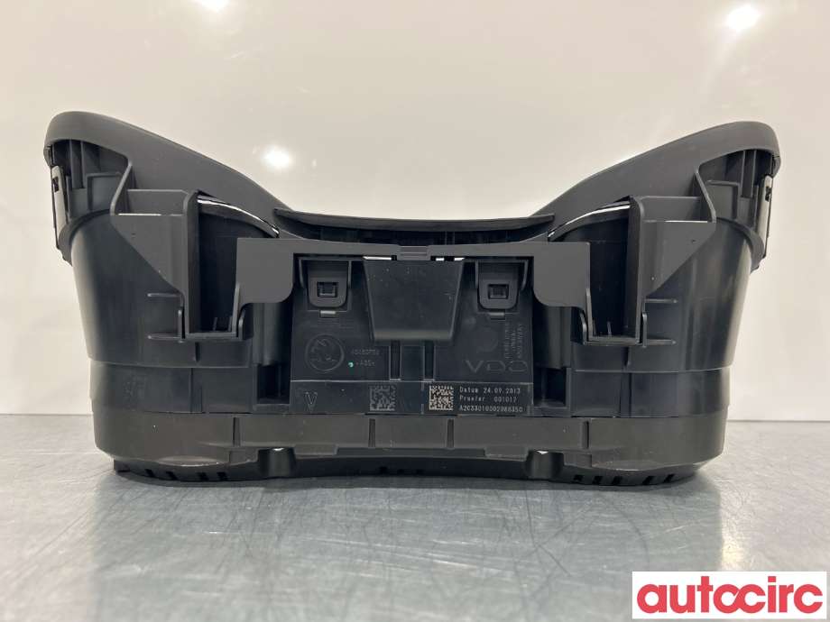 Instrumentpanel til Škoda Octavia 2013-2016 (Type III, Fase 1)  (SKODA|8E0920871D|A2C83637200|5E0920871D)
