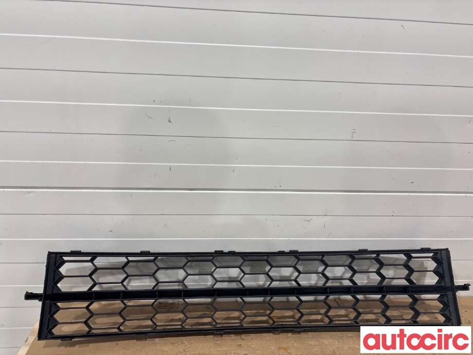 Grill midt til Škoda Octavia 2013-2016 (Type III, Fase 1)  (SKODA|5E0853677)