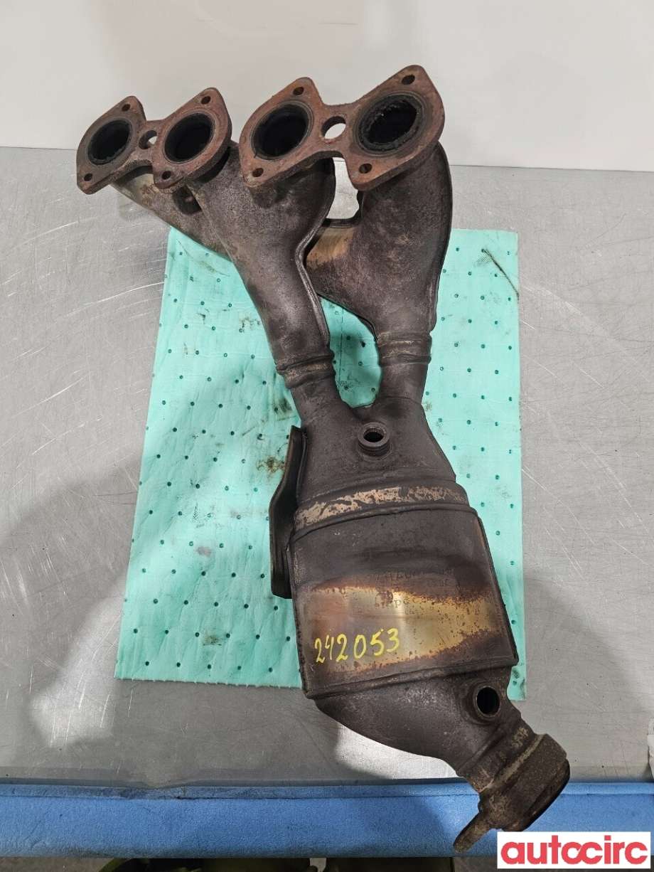 Manifold eksos til Mercedes E-Klasse 2002-2006 (Fase 1) (W211) (W211) (MERCEDES|A2711402109|A2711402709)