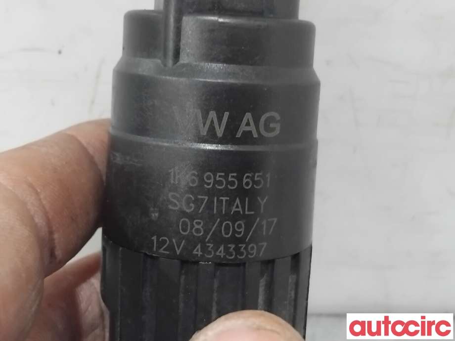 Spylerpumpe foran til VW e-Golf 2017-2020 (Fase 2)  (VOLKSWAGEN|1K6955651|)