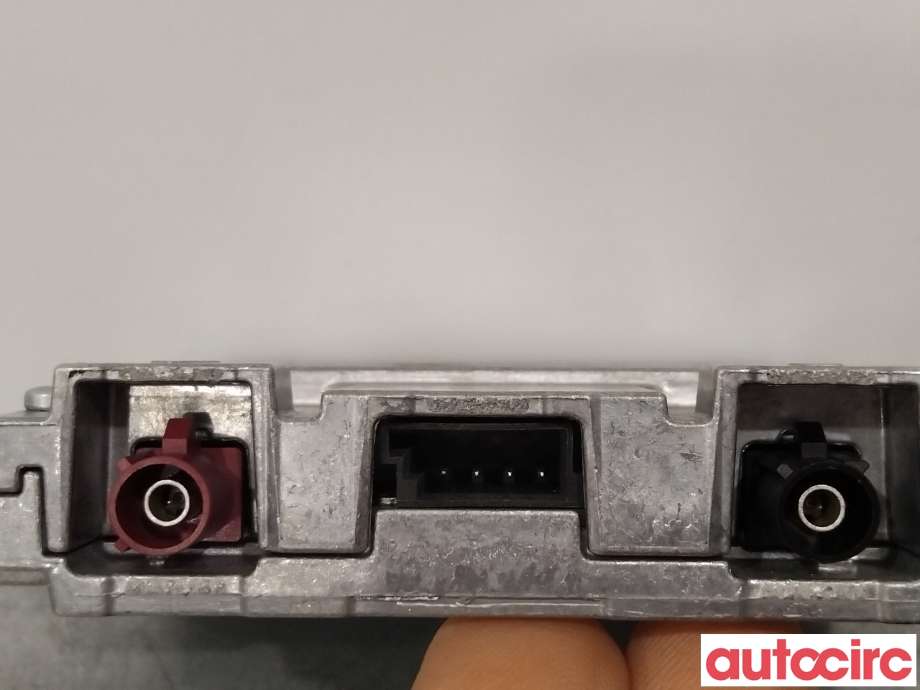 Antenne forsterker til BMW 5-Serie 2017-->> (G30/G31) (G30/G31) (BMW|84108735007|218898-10|8735007-01)