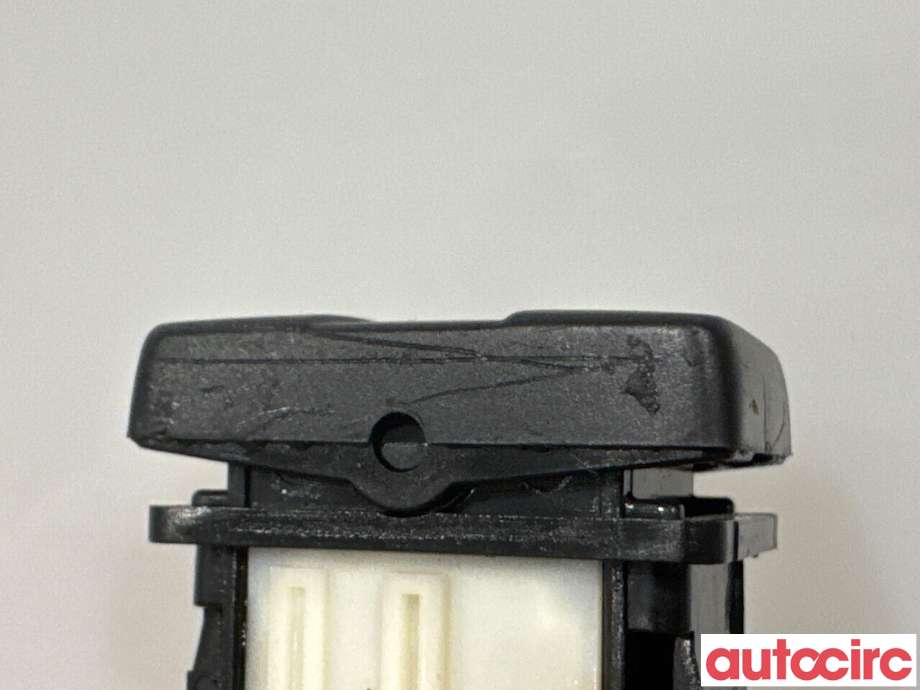 Bryter setevarme til Toyota Auris 2015-2019 (Type II, Fase 2)  (TOYOTA|8475112111|)