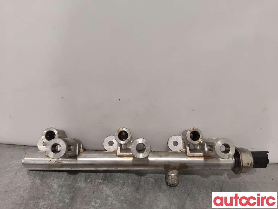 Dyseskinne (fuelrail) til Peugeot 308 2013-2021 (Type II)  (PEUGEOT|9802438180|)