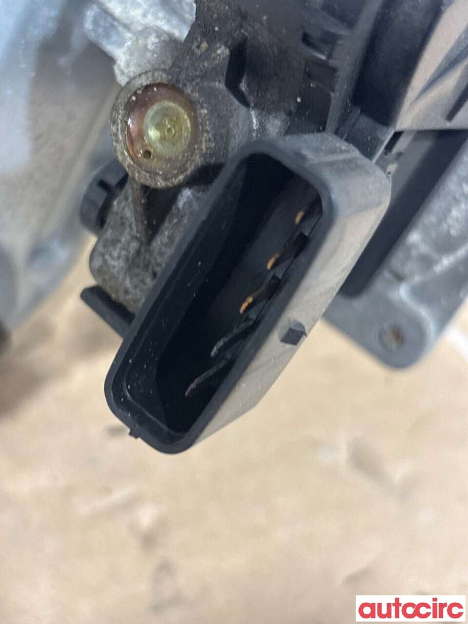 Viskermotor frontrute til Kia Sportage 2010-2016 (Type III)  (KIA|981103W000|)