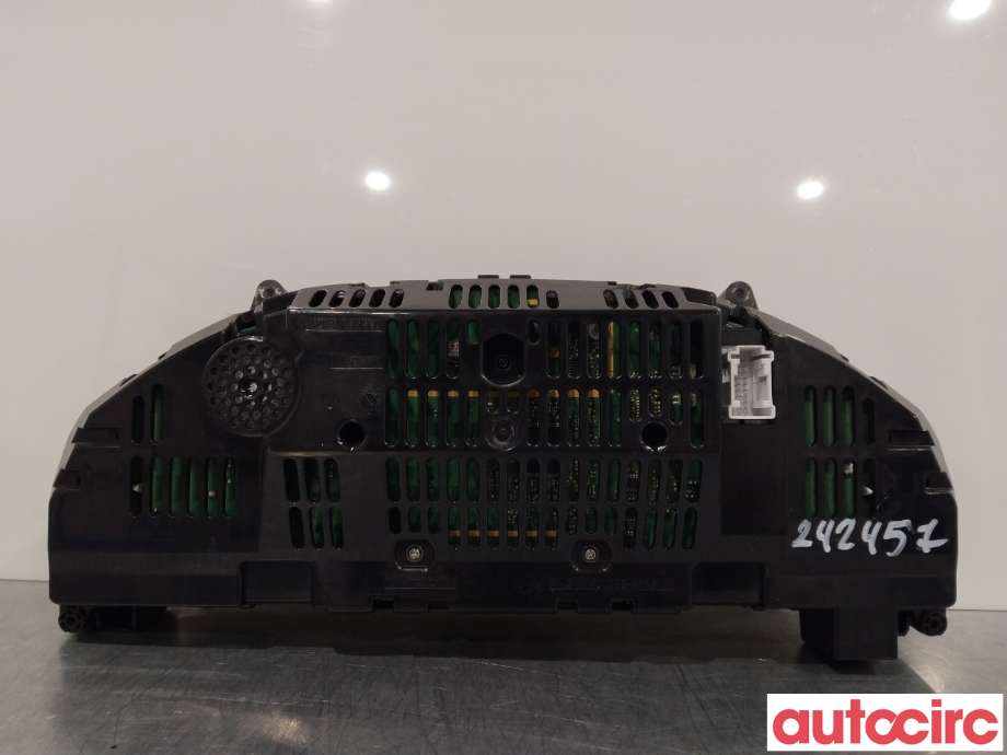 Instrumentpanel til Mercedes C-Klasse 2011-2014 (Fase 2) (W204) (W204) (MERCEDES|A2049004709)