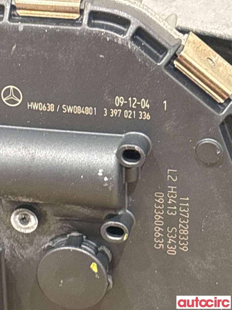 Viskermotor frontrute til Mercedes C-Klasse 2007-2011 (Fase 1) (W204) (W204) (MERCEDES|A2048201040|)