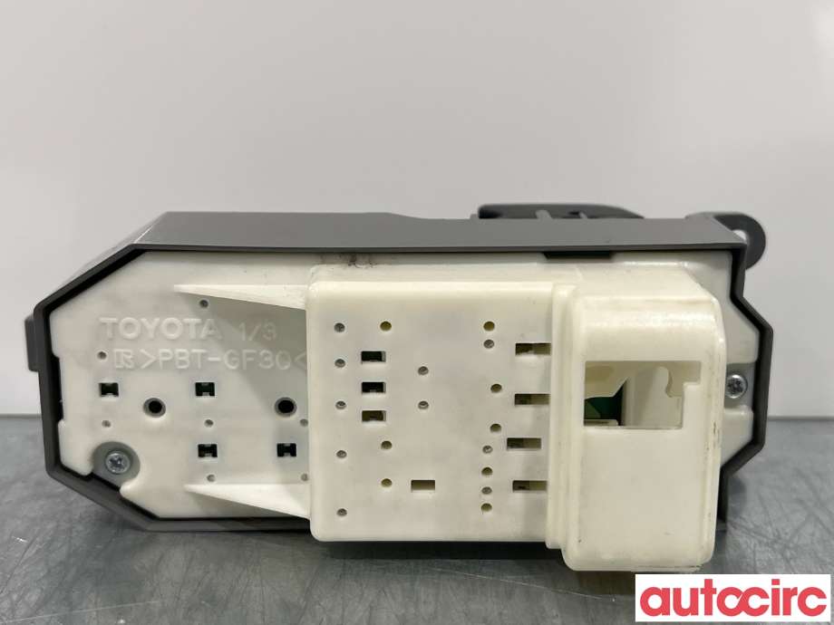 Bryter ruteheis til Toyota Yaris 2012-2014 (Type III, Fase 1)  (TOYOTA|848200D170)