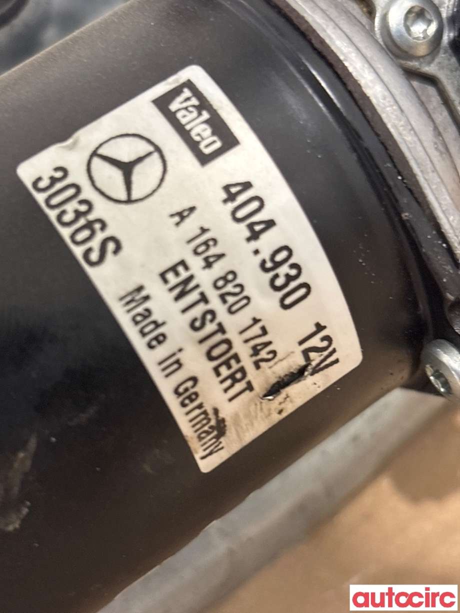 Viskermotor frontrute til Mercedes ML 2005-2011 (W164) (W164) (MERCEDES|A1648202442|404930|A1648201742)