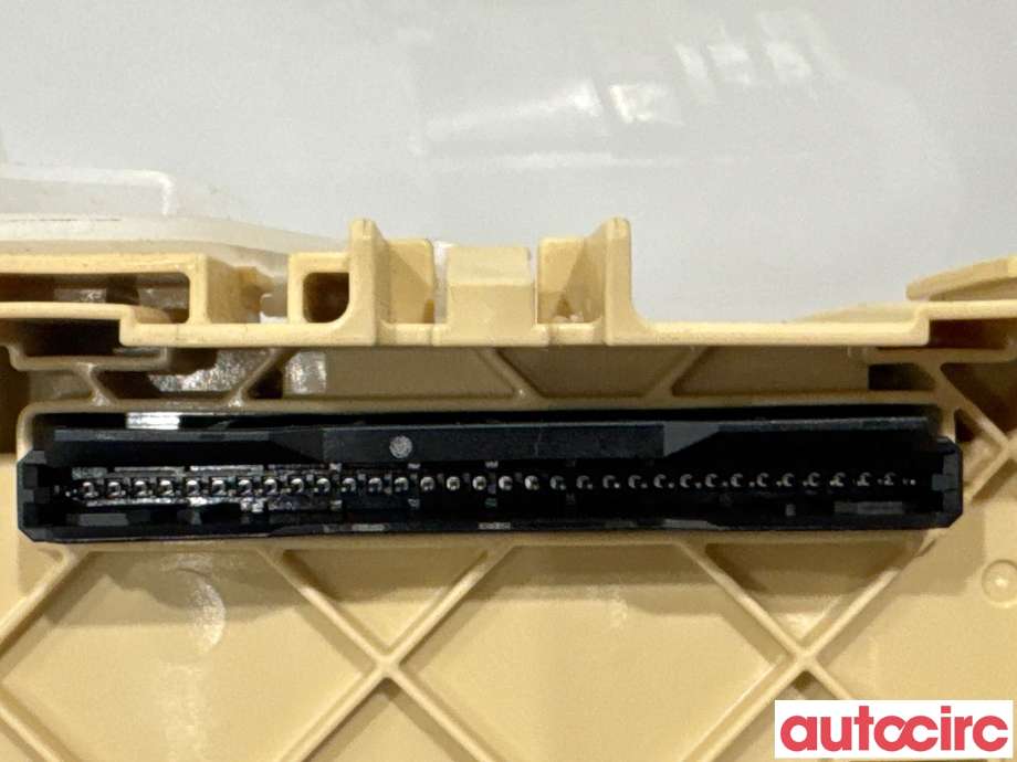 Sikringsboks til Toyota Auris 2015-2019 (Type II, Fase 2)  (TOYOTA|8273012X70||82730-12X70A)