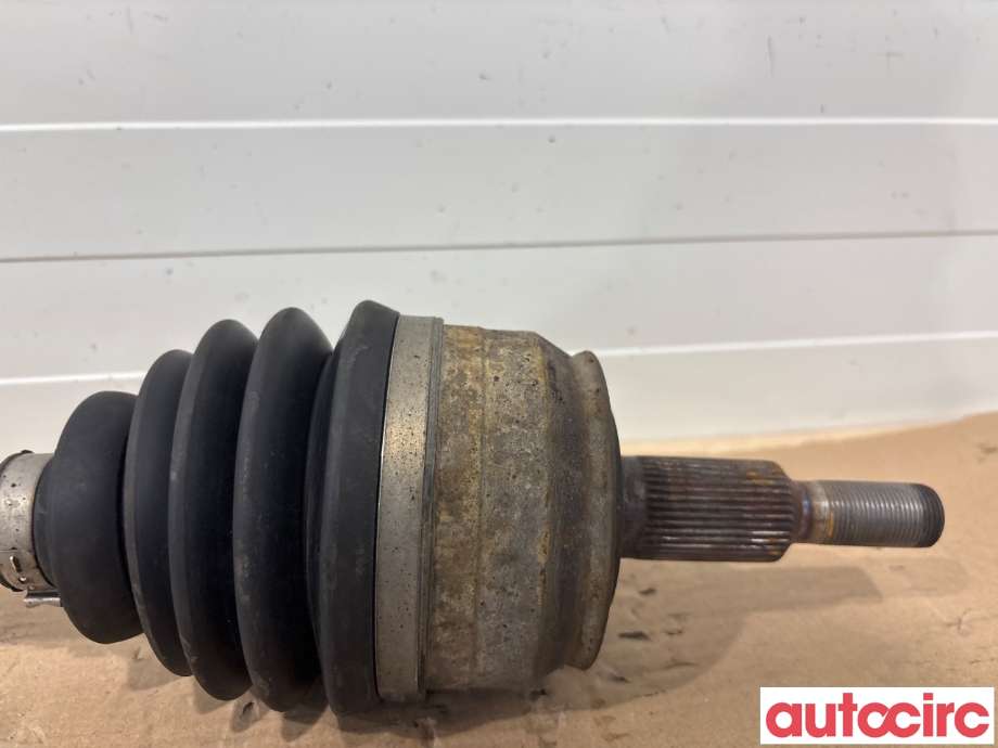 Drivaksel høyre foran til VW Transporter / Caravelle 2015-2019 (T6) (T6) (VOLKSWAGEN|7E0407272AK|7E0407272BF)