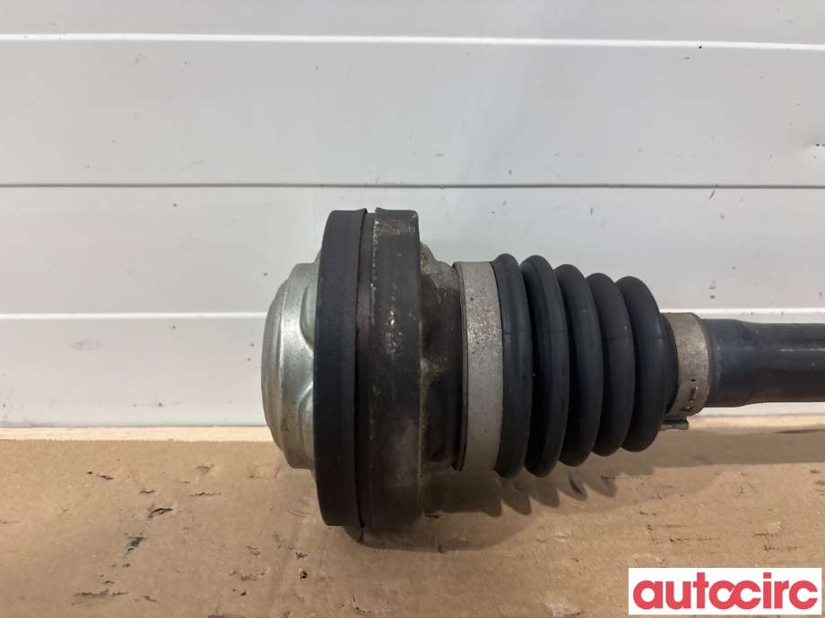Drivaksel venstre bak til VW Transporter / Caravelle 2015-2019 (T6) (T6) (VOLKSWAGEN|7E0501201B|7E0501201C)