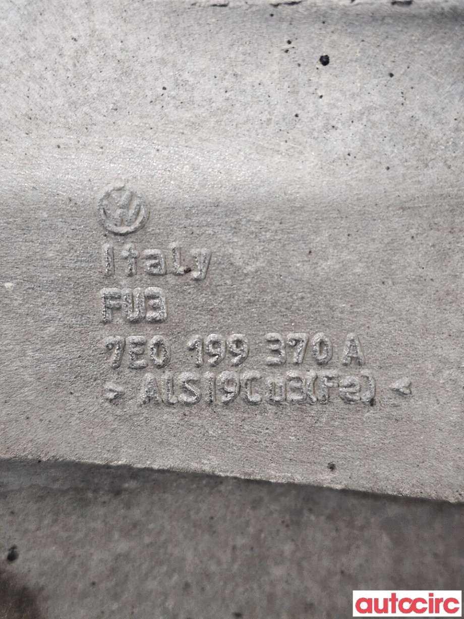 Motorfeste til VW Transporter / Caravelle 2009-2015 (Fase 2) (T5) (T5) (VOLKSWAGEN|7E0199370A)