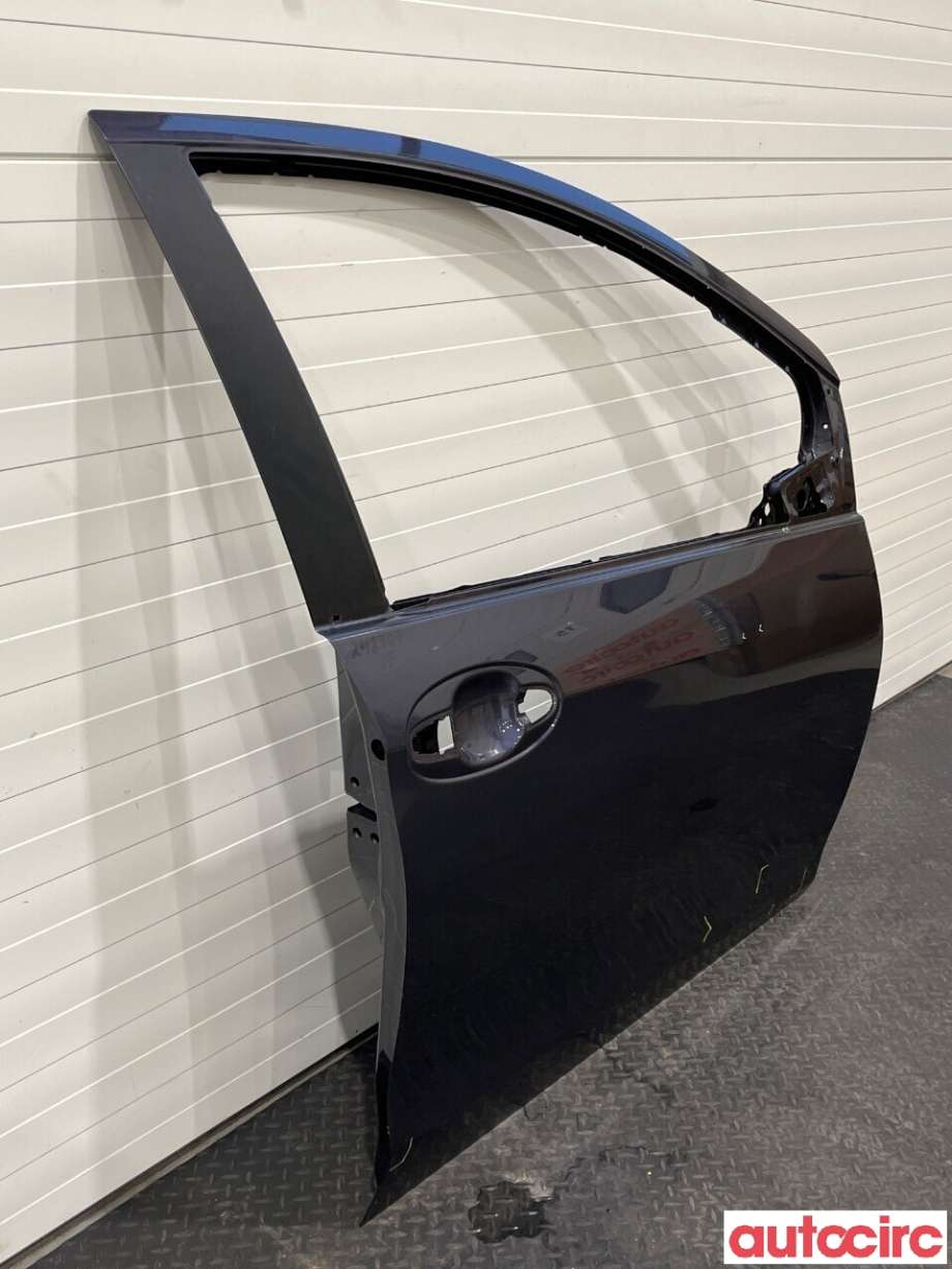Dør høyre foran til Toyota Yaris 2012-2014 (Type III, Fase 1)  (TOYOTA|670010D230|670010D500)
