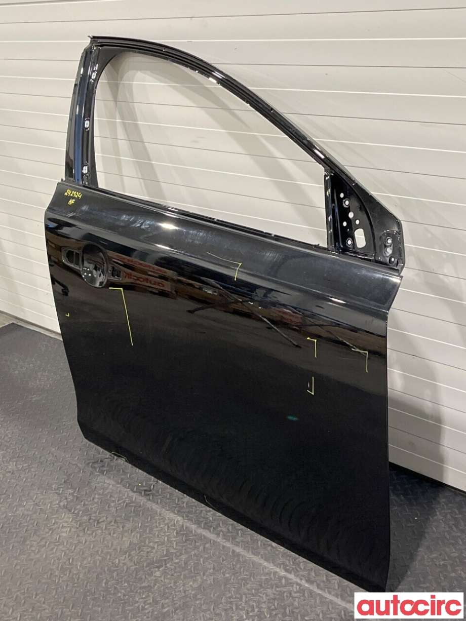 Dør høyre foran til Volvo V40 2012-2019  (VOLVO|32321019)