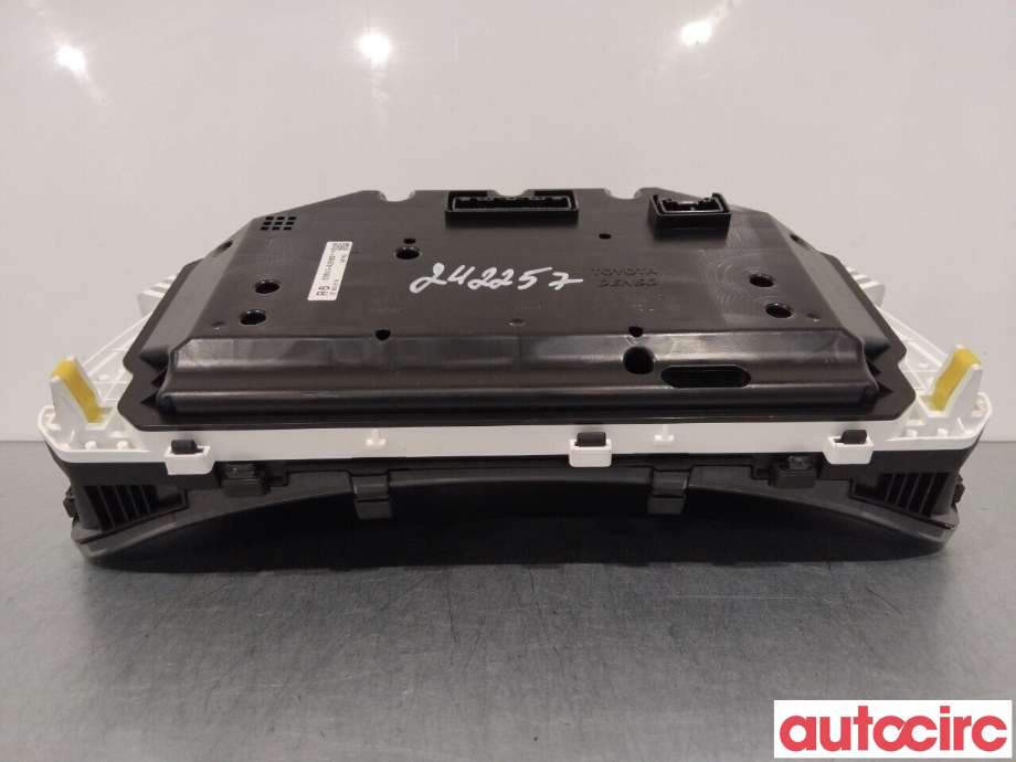 Instrumentpanel til Toyota RAV4 2016-2019 (Type IV, Fase 2)  (TOYOTA|8380042R60)