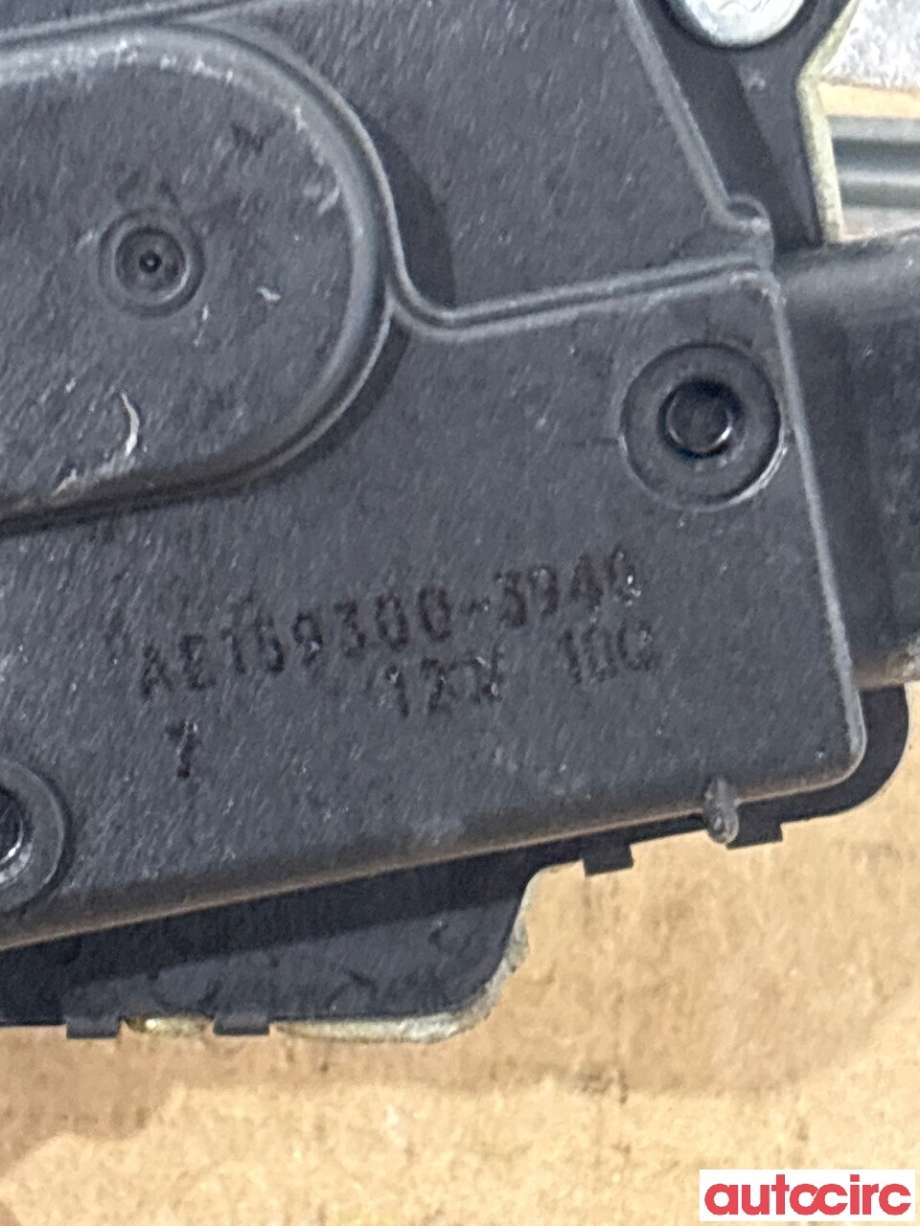 Viskermotor frontrute til BMW X5 2013-2018 (F15) (F15) (BMW|61617292653)