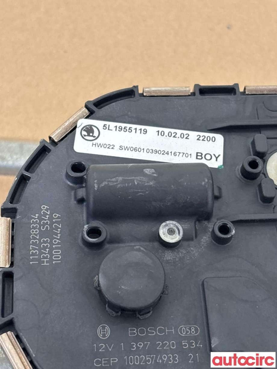 Viskermotor frontrute til Škoda Yeti 2009-2013 (Fase 1)  (SKODA|5L1955023|5L1955023A)