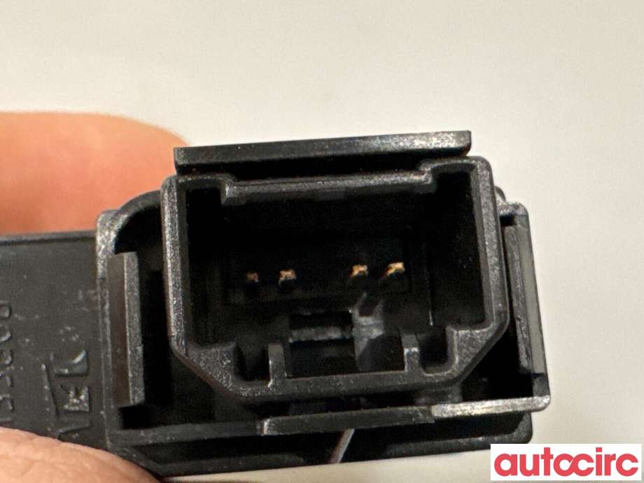 Bryter nødblink til Honda CR-V 2007-2012 (Type III)  (HONDA|35510-SWA-J01|)