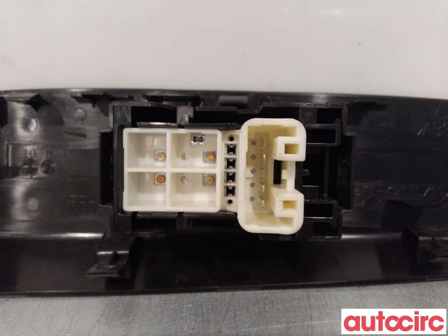 Bryter ruteheis til Toyota RAV4 2016-2019 (Type IV, Fase 2)  (TOYOTA|7427142070)