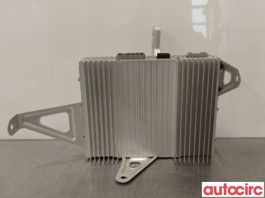 Bilstereo forsterker til Tesla Model 3 2018-2023 (Fase 1)  (TESLA|1079748-00-E)