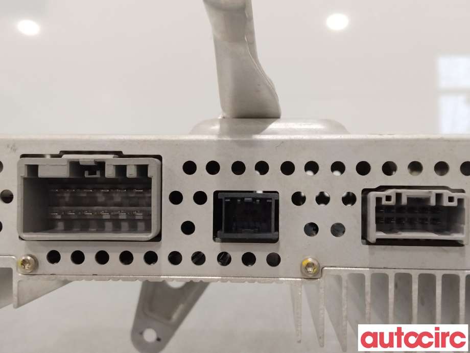 Bilstereo forsterker til Tesla Model 3 2018-2023 (Fase 1)  (TESLA|1079748-00-E)
