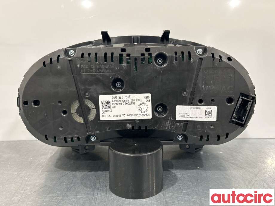 Instrumentpanel til Škoda Octavia 2017-2020 (Type III, Fase 2)  (SKODA|5E0920751E|A2C1231090001)