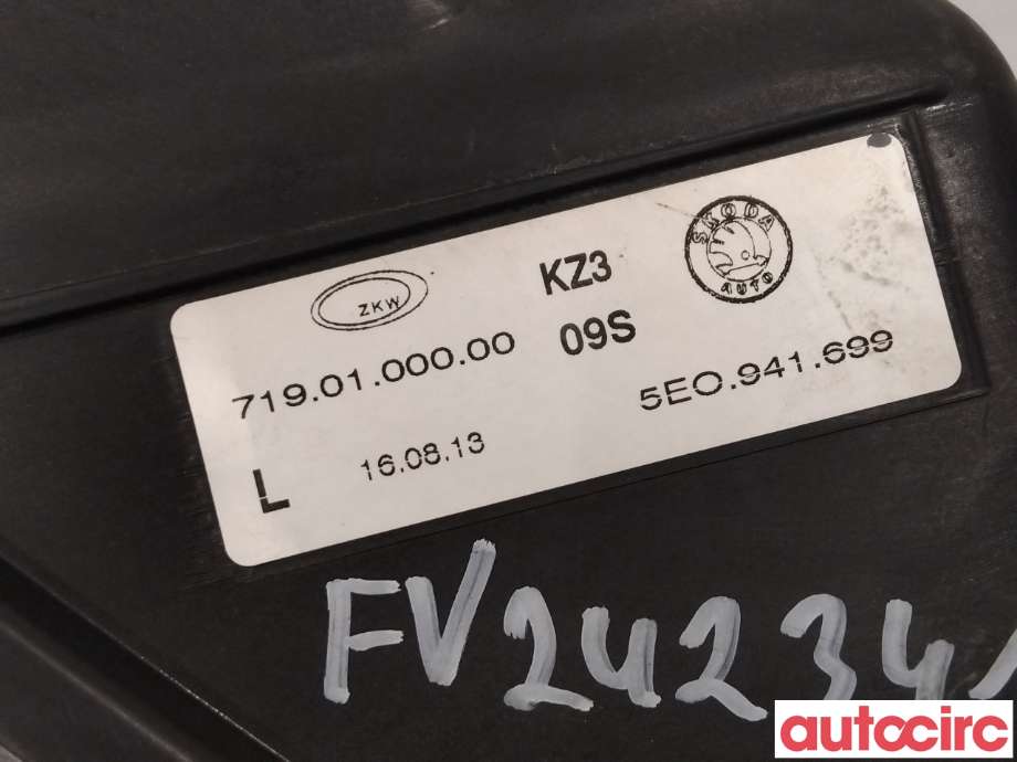 Tåkelykt venstre foran til Škoda Octavia 2013-2016 (Type III, Fase 1)  (SKODA|5E0941701|5E0941701D)