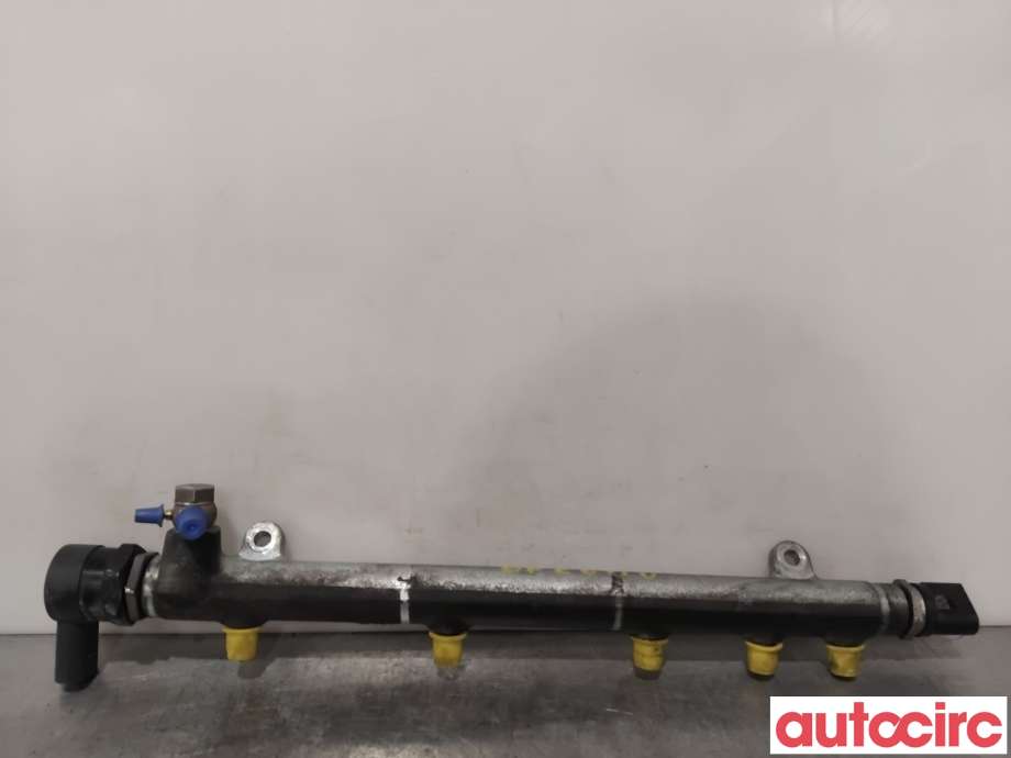 Dyseskinne (fuelrail) til Mercedes C-Klasse 2004-2007 (Fase 2) (W203) (W203) (MERCEDES|A6460701595|0445214038|A6110700395)