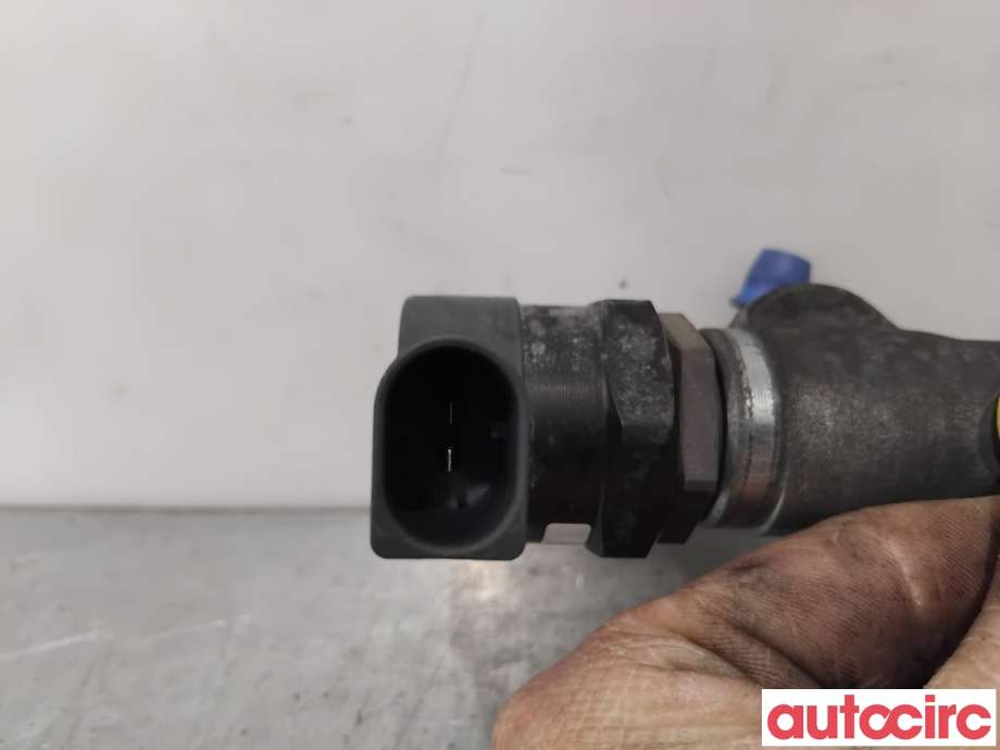 Dyseskinne (fuelrail) til Mercedes C-Klasse 2004-2007 (Fase 2) (W203) (W203) (MERCEDES|A6460701595|0445214038|A6110700395)