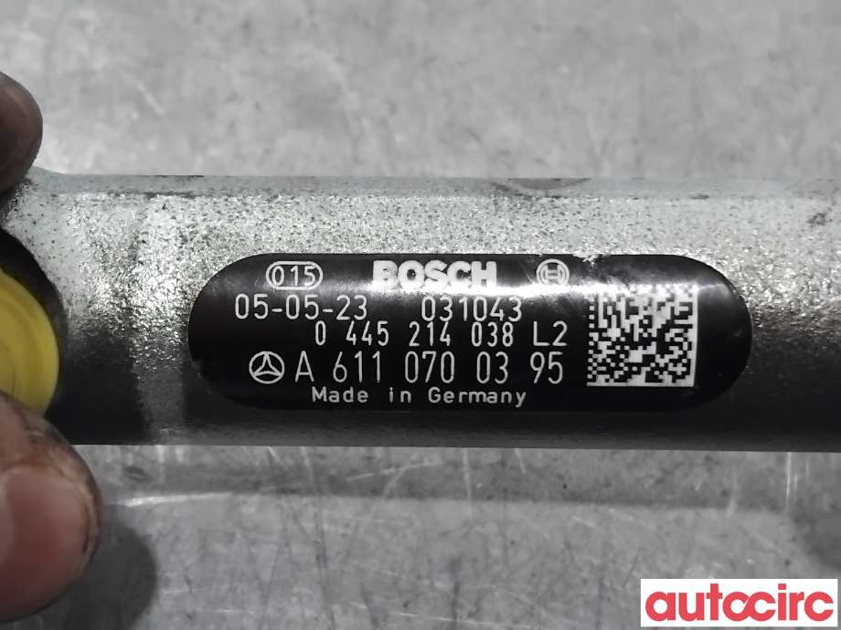Dyseskinne (fuelrail) til Mercedes C-Klasse 2004-2007 (Fase 2) (W203) (W203) (MERCEDES|A6460701595|0445214038|A6110700395)